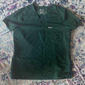 Figs Catarina scrub top in Racing Green size large (L)